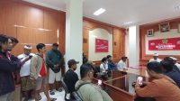 SEBANYAK 18 perwakilan pedagang blok timur Pasar Ubud mendatangi Dinas Perindustrian dan Perdagangan (Disperindag) Gianyar, Rabu (27/8/2025). Foto: ist SEBANYAK 18 perwakilan pedagang blok timur Pasar Ubud mendatangi Dinas Perindustrian dan Perdagangan (Disperindag) Gianyar, Rabu (27/8/2025). Foto: ist