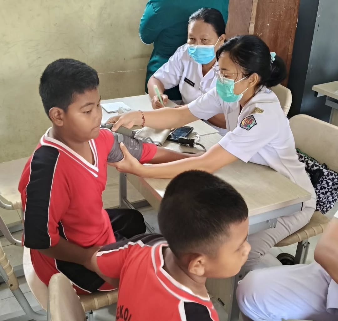 PELAKSANAAN Cek Kesehatan Gratis (CKG) yang menyasar SD/MI di Kota Denpasar pada Rabu (24/9/2025). Foto: ist