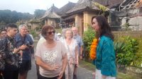 MENTERI Pariwisata, Widiyanti Putri Wardhana, mengunjungi Desa Wisata Penglipuran di Kelurahan Kubu, Bangli, Selasa (30/9/2025). Foto: ist MENTERI Pariwisata, Widiyanti Putri Wardhana, mengunjungi Desa Wisata Penglipuran di Kelurahan Kubu, Bangli, Selasa (30/9/2025). Foto: ist