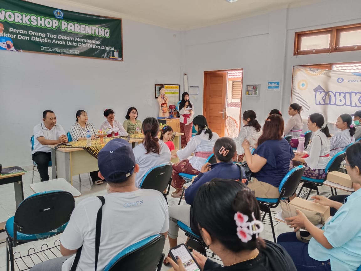 WORKSHOP parenting peran orang tua dalam membentuk karakter dan disiplin anak usia dini di era digital yang digelar TK Sanggar Kegiatan Belajar (SKB) Kota Denpasar. Foto: ist