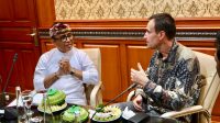WALI Kota Jaya Negara menerima kunjungan Dubes Finlandia untuk Indonesia, Pekka Kaihilahti, di Kantor Wali Kota Denpasar, Rabu (24/9/2025). Foto: ist