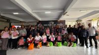 PENGURUS Yayasan Pembina Lembaga Pendidikan (YPLP) PGRI Provinsi Bali bersama Pengurus YPLP PGRI Kota Denpasar, menyerahkan bantuan kepada para guru dan pegawai di lingkungan persekolahan PGRI yang terdampak banjir pada Rabu (17/9/2025) di Sekretariat YPLP PGRI Bali di SMK PGRI 4 Denpasar. Foto: tra PENGURUS Yayasan Pembina Lembaga Pendidikan (YPLP) PGRI Provinsi Bali bersama Pengurus YPLP PGRI Kota Denpasar, menyerahkan bantuan kepada para guru dan pegawai di lingkungan persekolahan PGRI yang terdampak banjir pada Rabu (17/9/2025) di Sekretariat YPLP PGRI Bali di SMK PGRI 4 Denpasar. Foto: tra