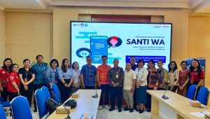 KABID Bina Pelayanan Kesehatan Dinas Kesehatan Kota Denpasar, I Wayan Sukrayasa, foto bersama usai memaparkan Rancangan Aksi Perubahan menampilkan terobosan inovasi platform berbasis digital yang diberi nama “Santiwa” pada Jumat, 24 Oktober 2025, di Ruang pertemuan Dinas Kesehatan Kota Denpasar. Foto: ist