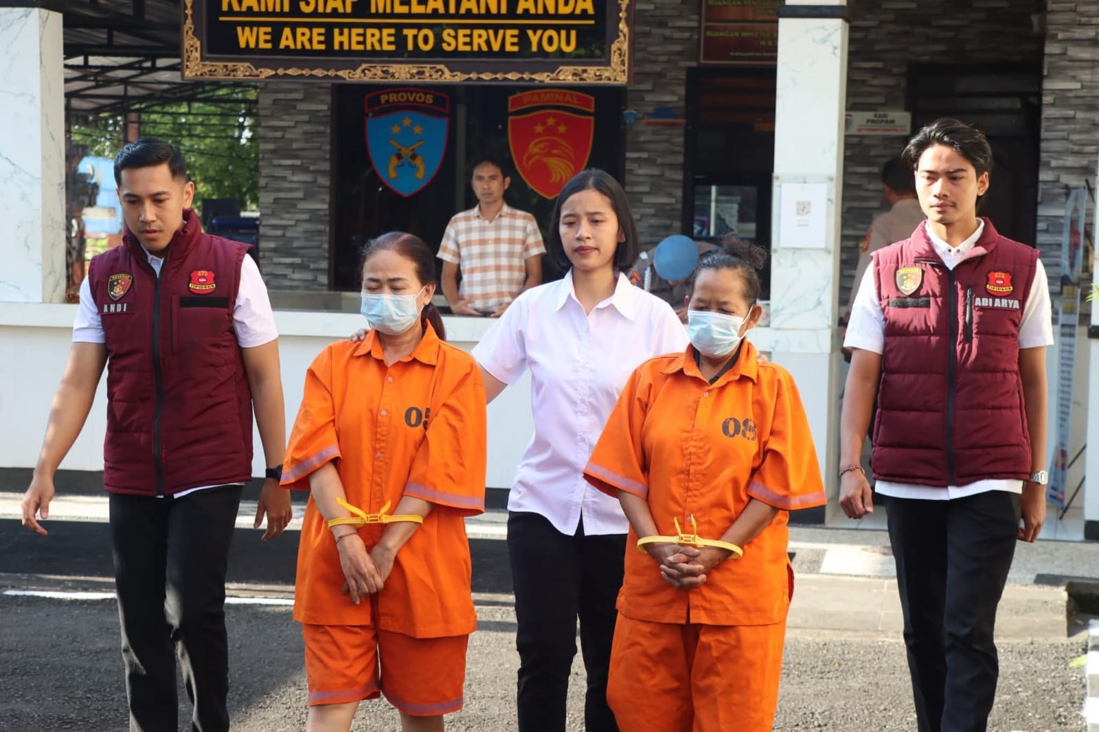 UNIT Tipikor Satreskrim Polres Karangasem membongkar kasus dugaan tindak pidana korupsi di Lembaga Perkreditan Desa (LPD) Desa Adat Beluhu, Desa Tulamben, Kecamatan Kubu, Karangasem. Dua tersangka ditahan. Berdasarkan hasil audit dari perwakilan BPKP Provinsi Bali, total kerugian negara dalam kasus ini mencapai Rp20 miliar lebih. Foto: ist
