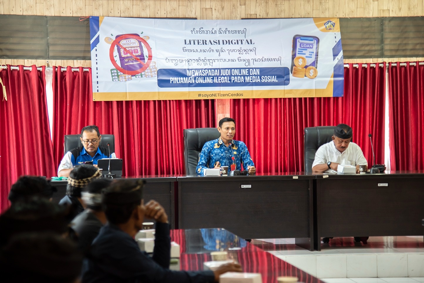DINAS Komunikasi, Informatika dan Persandian (Diskominfosan) Kabupaten Bangli menyelenggarakan kegiatan literasi digital, untuk meningkatkan kesadaran masyarakat terhadap bahaya kejahatan digital, dengan tema “Mewaspadai Judi Online dan Pinjaman Online Ilegal pada Media Sosial”, Rabu (1/10/2025). Foto: ist