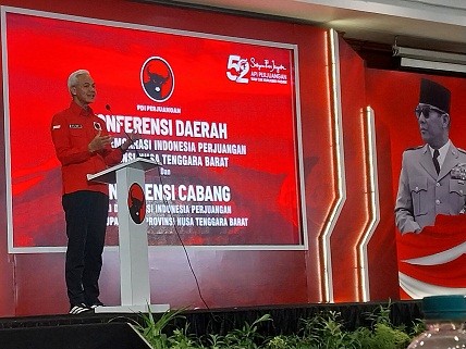 KETUA DPP PDIP, Ganjar Pranowo, saat membuka Konferda-Konfercab PDIP NTB, Senin (27/10/2025). Foto: ist KETUA DPP PDIP, Ganjar Pranowo, saat membuka Konferda-Konfercab PDIP NTB, Senin (27/10/2025). Foto: ist