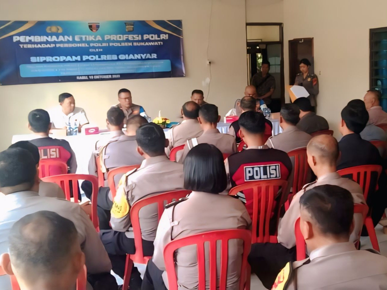 PEMBINAAN Etika Profesional Polri (KEPP) kepada seluruh personel Polsek Sukawati. Foto: ist