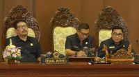 SIDANG paripurna tanggapan DPRD Gianyar atas pendapat Bupati terkait Raperda Pelestarian Seni dan Budaya. Foto: ist