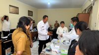 BNN Kota Denpasar dan Dinas Kesehatan Kota Denpasar bersinergi menggelar deteksi dini penyalahgunaan narkotika berupa tes urine di Dinas Perikanan dan Ketahanan Pangan (PKP) Kota Denpasar, Senin (27/10/2025). Foto: ist