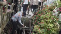 WAKIL Bupati Bangli, I Wayan Diar; Ketua DPRD Bangli, I Ketut Suastika; Dandim 1626/Bangli, Kapolres Bangli, AKBP James I.S. Rajagukguk, personel TNI, Polri, dan ribuan ASN di Pemkab Bangli melaksanakan Gotong Royong Semesta Berencana, Minggu (26/10/2025). Foto: ist WAKIL Bupati Bangli, I Wayan Diar; Ketua DPRD Bangli, I Ketut Suastika; Dandim 1626/Bangli, Kapolres Bangli, AKBP James I.S. Rajagukguk, personel TNI, Polri, dan ribuan ASN di Pemkab Bangli melaksanakan Gotong Royong Semesta Berencana, Minggu (26/10/2025). Foto: ist