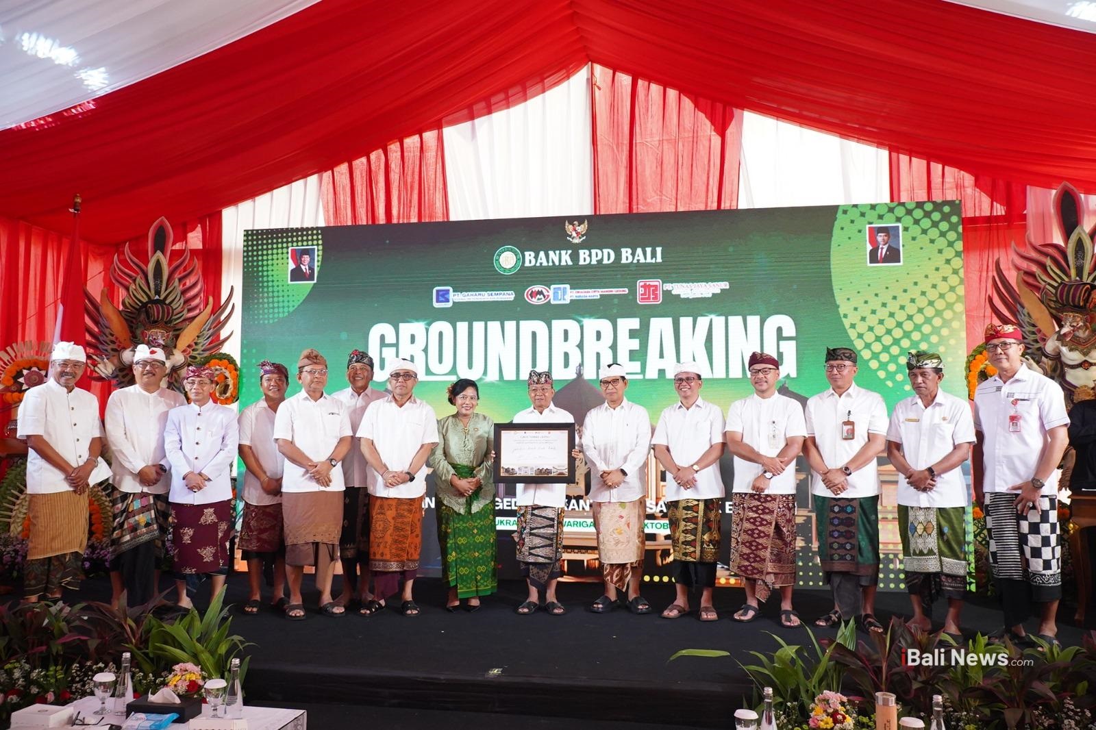 GROUNDBREAKING pembangunan Kantor Pusat Bank BPD Bali di Renon, Denpasar, Jumat (31/10/2025). Foto: ist
