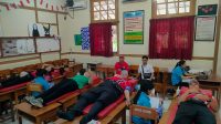 KEPALA Dinas Pendidikan, Kepemudaan dan Olahraga (Disdikpora) Kota Denpasar, Anak Agung Gede Wiratama, saat mengikuti kegiatan donor darah yang diselenggarakan Persatuan Guru Republik Indonesia (PGRI) Kota Denpasar dalam rangka memperingati Hari Guru Nasional dan HUT ke-80 PGRI. Foto: ist KEPALA Dinas Pendidikan, Kepemudaan dan Olahraga (Disdikpora) Kota Denpasar, Anak Agung Gede Wiratama, saat mengikuti kegiatan donor darah yang diselenggarakan Persatuan Guru Republik Indonesia (PGRI) Kota Denpasar dalam rangka memperingati Hari Guru Nasional dan HUT ke-80 PGRI. Foto: ist