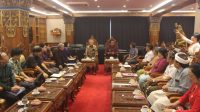 WAKIL Bupati Gianyar menandatangani kerja sama bersama Wali Kota Osaki, Yasuhiro Higashi. Foto: ist WAKIL Bupati Gianyar menandatangani kerja sama bersama Wali Kota Osaki, Yasuhiro Higashi. Foto: ist