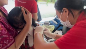 DINAS Kesehatan Kabupaten Tabanan melaksanakan kegiatan pemberian imunisasi difteri dan tetanus kepada seluruh siswa sekolah dasar, Selasa (11/11/2025). Foto: ist