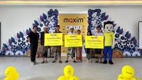 PERUSAHAAN penyedia layanan transportasi online Maxim berkolaborasi dengan Disdikpora Bali sukses menyelenggarakan kompetisi cerdas cermat berbahasa Inggris dengan tajuk “Maxim Quiz: English Brain Game”. Foto: ist