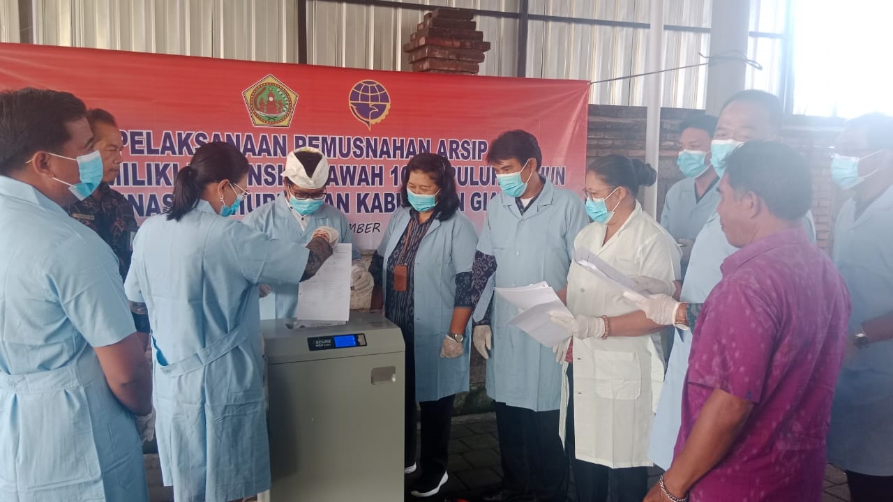 PEMUSNAHAN terhadap 11.103 berkas arsip inaktif yang habis masa retensinya. Foto: ist