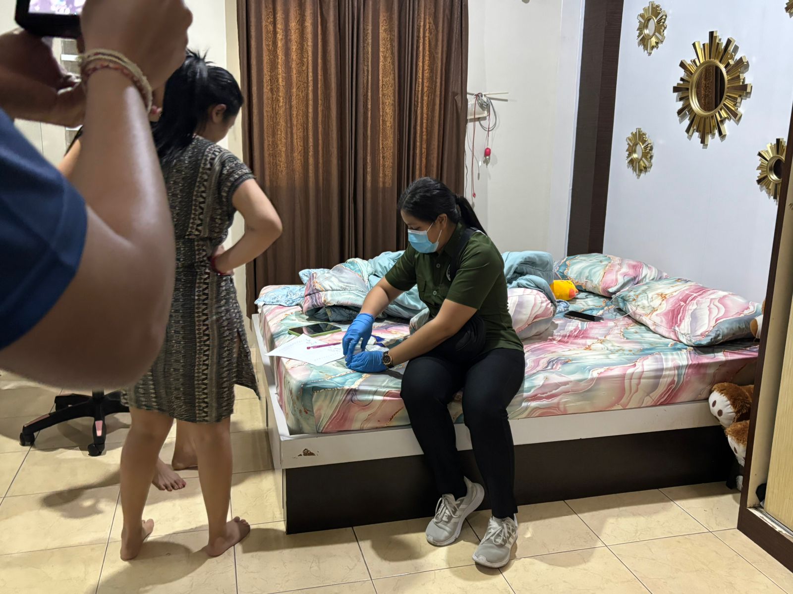 BNN Kota Denpasar melaksanakan Operasi Terpadu Pemulihan Kampung Rawan Narkoba melalui kegiatan deteksi dini tes urine penyalahgunaan narkotika, yang digelar di wilayah Banjar Gelogor Carik, Desa Pemogan, Denpasar Selatan, Jumat (7/11/2025) pagi. Foto: ist