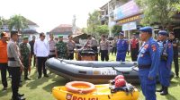 PEMERIKSAAN pasukan dan peralatan tanggap bencana, meliputi kendaraan operasional, perlengkapan evakuasi, hingga logistik penunjang. Foto: ist PEMERIKSAAN pasukan dan peralatan tanggap bencana, meliputi kendaraan operasional, perlengkapan evakuasi, hingga logistik penunjang. Foto: ist