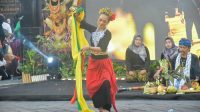 SALAH satu kesenian yang ditampilkan dalam Pagelaran Pembauran Kebangsaan di kawasan Patung Catur Muka Kota Denpasar, Selasa (23/12/2025) sore. Foto: ist SALAH satu kesenian yang ditampilkan dalam Pagelaran Pembauran Kebangsaan di kawasan Patung Catur Muka Kota Denpasar, Selasa (23/12/2025) sore. Foto: ist