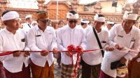 WALI Kota Denpasar, I Gusti Ngurah Jaya Negara menghadiri Karya Melaspas, Mendem Pedagingan, Pecaruan Rsi Gana, dan Pecaruan Panca Sanak di SMPN 17 Denpasar, sekaligus meresmikan bangunan dengan pemotongan pita dan penandatanganan prasasti bertepatan pada Rahina Tilem Kanem, Jumat (19/12/2025). Foto: ist WALI Kota Denpasar, I Gusti Ngurah Jaya Negara menghadiri Karya Melaspas, Mendem Pedagingan, Pecaruan Rsi Gana, dan Pecaruan Panca Sanak di SMPN 17 Denpasar, sekaligus meresmikan bangunan dengan pemotongan pita dan penandatanganan prasasti bertepatan pada Rahina Tilem Kanem, Jumat (19/12/2025). Foto: ist