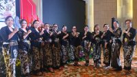 PARA perempuan pengawas pemilu di Bali foto bersama usai kegiatan konsolidasi perempuan pengawas pemilu dan masyarakat sipil yang diselenggarakan Bawaslu RI di Jakarta, 21-23 Desember 2025. Foto: ist PARA perempuan pengawas pemilu di Bali foto bersama usai kegiatan konsolidasi perempuan pengawas pemilu dan masyarakat sipil yang diselenggarakan Bawaslu RI di Jakarta, 21-23 Desember 2025. Foto: ist