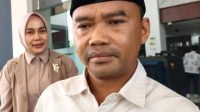WAKIL Ketua DPRD NTB, Lalu Wirajaya, saat memberi keterangan usai diperiksa penyidik Kejati NTB. Foto: ist WAKIL Ketua DPRD NTB, Lalu Wirajaya, saat memberi keterangan usai diperiksa penyidik Kejati NTB. Foto: ist