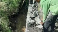 SALAH satu proyek jalan usaha tani dari pokir DPRD NTB di wilayah Lombok Tengah bagian selatan, yang sempat dipersoalkan masyarakat beberapa waktu lalu lantaran pengerjaan diduga asal-asalan. Foto: ist SALAH satu proyek jalan usaha tani dari pokir DPRD NTB di wilayah Lombok Tengah bagian selatan, yang sempat dipersoalkan masyarakat beberapa waktu lalu lantaran pengerjaan diduga asal-asalan. Foto: ist