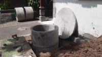 PEMBUATAN teba modern di rumah warga. Foto: ist PEMBUATAN teba modern di rumah warga. Foto: ist