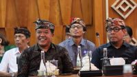 BUPATI Bangli, Sang Nyoman Sedana Arta, beserta pimpinan perangkat daerah di Pemkab Bangli, menghadiri arahan Ketua Komite Percepatan Transformasi Digital Pemerintah, Luhut B. Panjaitan, di Gedung Kertha Sabha, Denpasar pada Kamis (26/2/2026). Foto: ist BUPATI Bangli, Sang Nyoman Sedana Arta, beserta pimpinan perangkat daerah di Pemkab Bangli, menghadiri arahan Ketua Komite Percepatan Transformasi Digital Pemerintah, Luhut B. Panjaitan, di Gedung Kertha Sabha, Denpasar pada Kamis (26/2/2026). Foto: ist