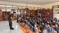 KEJAKSAAN Negeri (Kejari) Karangasem kembali hadir di dunia pendidikan melalui program Jaksa Masuk Sekolah (JMS), kali ini dilaksanakan di SMP Negeri 3 Manggis, Rabu (25/2/2026). Foto: ist KEJAKSAAN Negeri (Kejari) Karangasem kembali hadir di dunia pendidikan melalui program Jaksa Masuk Sekolah (JMS), kali ini dilaksanakan di SMP Negeri 3 Manggis, Rabu (25/2/2026). Foto: ist