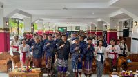 KADISDIKPORA Kota Denpasar, Anak Agung Gede Wiratama, foto bersama usai membuka rapat kerja YPLP Kota PGRI Denpasar di aula SMK PGRI 3 Denpasar pada Kamis (26/2/2026). Foto: ist KADISDIKPORA Kota Denpasar, Anak Agung Gede Wiratama, foto bersama usai membuka rapat kerja YPLP Kota PGRI Denpasar di aula SMK PGRI 3 Denpasar pada Kamis (26/2/2026). Foto: ist