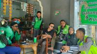 SOSIALISASI tertib lalu lintas kepada pengemudi ojol di Gianyar. Foto: ist SOSIALISASI tertib lalu lintas kepada pengemudi ojol di Gianyar. Foto: ist