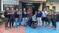 UNIT Reskrim Polsek Ubud dan Satreskrim Polres Gianyar merilis pengungkapan kasus jambret) ang menimpa seorang wisatawan asing. Foto: ist UNIT Reskrim Polsek Ubud dan Satreskrim Polres Gianyar merilis pengungkapan kasus jambret) ang menimpa seorang wisatawan asing. Foto: ist