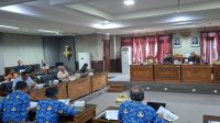 PANSUS I yang dipimpin I Nengah Sumardi melangsungkan rapat kerja (raker) yang melibatkan Badan Pengelola Keuangan dan Aset Daerah (BPKAD) serta sejumlah OPD terkait. Pansus Pendapatan desak penggunaan E-Pos dioptimalkan. Foto: ist PANSUS I yang dipimpin I Nengah Sumardi melangsungkan rapat kerja (raker) yang melibatkan Badan Pengelola Keuangan dan Aset Daerah (BPKAD) serta sejumlah OPD terkait. Pansus Pendapatan desak penggunaan E-Pos dioptimalkan. Foto: ist