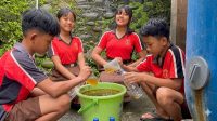 PROSES produksi Pocaris hasil inovasi siswa SDN 5 Gubug, Tabanan. Foto: ist PROSES produksi Pocaris hasil inovasi siswa SDN 5 Gubug, Tabanan. Foto: ist