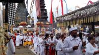 PROSESI puncak karya Pujawali Ngusaba Kadasa di Pura Ulun Danu Batur, Kintamani, Bangli, Rabu (1/4/2026). Foto: ist PROSESI puncak karya Pujawali Ngusaba Kadasa di Pura Ulun Danu Batur, Kintamani, Bangli, Rabu (1/4/2026). Foto: ist