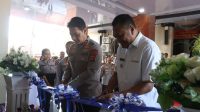 KAPOLDA Bali-Bupati Gianyar memotong pita peresmian Gedung “Bhara Daksa” Polres Gianyar. Foto: ist KAPOLDA Bali-Bupati Gianyar memotong pita peresmian Gedung “Bhara Daksa” Polres Gianyar. Foto: ist
