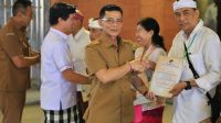 BUPATI Satria memberi selamat kepada peserta Musda Dekopinda Klungkung, Senin (25/5/2026). Foto: ist BUPATI Satria memberi selamat kepada peserta Musda Dekopinda Klungkung, Senin (25/5/2026). Foto: ist