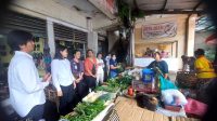 SATGAS Saber Pangan Polda Bali, melaksanakan pengawasan harga dan distribusi bahan pokok penting (Bapokting) dengan mendatangi Pasar Kreneng di Jalan Kamboja, Denpasar, Senin (18/5/2026). Foto: ist SATGAS Saber Pangan Polda Bali, melaksanakan pengawasan harga dan distribusi bahan pokok penting (Bapokting) dengan mendatangi Pasar Kreneng di Jalan Kamboja, Denpasar, Senin (18/5/2026). Foto: ist