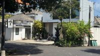 SALAH satu vila di Kuta Utara, Badung dengan kondisi lingkungan sekitar relatif sepi, yang memberi ruang privasi dan kenyamanan kepada tamunya. Foto: hen SALAH satu vila di Kuta Utara, Badung dengan kondisi lingkungan sekitar relatif sepi, yang memberi ruang privasi dan kenyamanan kepada tamunya. Foto: hen