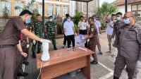 PEMUSNAHAN barang bukti narkotika jenis sabu-sabu dengan cara diblender di Kejaksaan Negeri Gianyar. Foto: ist PEMUSNAHAN barang bukti narkotika jenis sabu-sabu dengan cara diblender di Kejaksaan Negeri Gianyar. Foto: ist