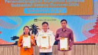 BUPATI Sang Nyoman Sedana Arta bersama Kepala BPS Kabupaten Bangli, I Dewa Ayu Kadek Satrini, menunjukkan komitmen bersama mendukung pelaksanaan Sensus Ekonomi 2026 (SE 2026) di Gedung Bhukti Mukti Bhakti (BMB) Setda Kabupaten Bangli, Rabu (24/6/2026). Foto: ist BUPATI Sang Nyoman Sedana Arta bersama Kepala BPS Kabupaten Bangli, I Dewa Ayu Kadek Satrini, menunjukkan komitmen bersama mendukung pelaksanaan Sensus Ekonomi 2026 (SE 2026) di Gedung Bhukti Mukti Bhakti (BMB) Setda Kabupaten Bangli, Rabu (24/6/2026). Foto: ist