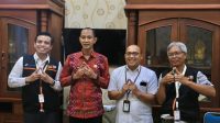 WABUP Tjok Surya menjalani proses pendataan Sensus Ekonomi 2026 dari BPS Kabupaten Klungkung di Ruang Kerja Wakil Bupati Klungkung, Selasa (9/6/2026). Foto: ist WABUP Tjok Surya menjalani proses pendataan Sensus Ekonomi 2026 dari BPS Kabupaten Klungkung di Ruang Kerja Wakil Bupati Klungkung, Selasa (9/6/2026). Foto: ist