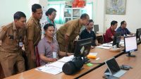 KADISDIKPORA Kota Denpasar, Anak Agung Gede Wiratama, saat memantau pelaksanaan SPMB di SMPN 1 Denpasar, Senin (22/6/2026). Foto: ist KADISDIKPORA Kota Denpasar, Anak Agung Gede Wiratama, saat memantau pelaksanaan SPMB di SMPN 1 Denpasar, Senin (22/6/2026). Foto: ist