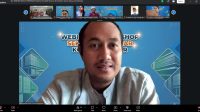 TANGKAPAN layar Webinar Sekolah Bersinar yang digelar BNN Kota Denpasar. Tampak Kepala BNN Kota Denpasar, Leo Dedy Defretes, saat membuka webinar diikuti siswa-siswi SMP negeri dan swasta se-Kota Denpasar. Foto: ist TANGKAPAN layar Webinar Sekolah Bersinar yang digelar BNN Kota Denpasar. Tampak Kepala BNN Kota Denpasar, Leo Dedy Defretes, saat membuka webinar diikuti siswa-siswi SMP negeri dan swasta se-Kota Denpasar. Foto: ist