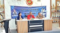 KADISDIKPORA Kota Denpasar, Anak Agung Gede Wiratama; didampingi Kasek Ayu Sri Wahyuni dan Pengawas SMP Erry Trisna Nurhayana, saat menyampaikan kebijakan pendidikan Kota Denpasar pada workshop reviu kurikulum yang digelar SMP PGRI 2 Denpasar, Jumat (5/6/2026). Foto: ist KADISDIKPORA Kota Denpasar, Anak Agung Gede Wiratama; didampingi Kasek Ayu Sri Wahyuni dan Pengawas SMP Erry Trisna Nurhayana, saat menyampaikan kebijakan pendidikan Kota Denpasar pada workshop reviu kurikulum yang digelar SMP PGRI 2 Denpasar, Jumat (5/6/2026). Foto: ist