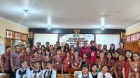 KEPALA Dinas Pendidikan Kepemudaan dan Olahraga (Disdikpora) Kota Denpasar, Anak Agung Gede Wiratama, foto bersama guru-guru usai membuka agenda Workshop Reviu Kurikulum Penguatan Implementasi Pembelajaran Mendalam di SMPN 11 Denpasar. Foto: ist KEPALA Dinas Pendidikan Kepemudaan dan Olahraga (Disdikpora) Kota Denpasar, Anak Agung Gede Wiratama, foto bersama guru-guru usai membuka agenda Workshop Reviu Kurikulum Penguatan Implementasi Pembelajaran Mendalam di SMPN 11 Denpasar. Foto: ist