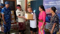 BUPATI Klungkung, I Made Satria, menyerahkan bantuan sembako kepada warga lanjut usia di Desa Besan, Kecamatan Dawan, Kamis (9/7/2026). Foto: ist BUPATI Klungkung, I Made Satria, menyerahkan bantuan sembako kepada warga lanjut usia di Desa Besan, Kecamatan Dawan, Kamis (9/7/2026). Foto: ist
