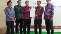 APRESIASI Desa Transparan untuk Desa Sidan dan Bona. Foto: ist APRESIASI Desa Transparan untuk Desa Sidan dan Bona. Foto: ist