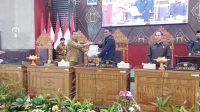 DPRD Karangasem menerima usulan pencabutan lima Peraturan Daerah (Perda) serta Rancangan Peraturan Daerah (Ranperda) Pertanggungjawaban Pelaksanaan APBD Tahun Anggaran 2025 dalam rapat paripurna, Senin (6/7/2026). Foto: ist DPRD Karangasem menerima usulan pencabutan lima Peraturan Daerah (Perda) serta Rancangan Peraturan Daerah (Ranperda) Pertanggungjawaban Pelaksanaan APBD Tahun Anggaran 2025 dalam rapat paripurna, Senin (6/7/2026). Foto: ist